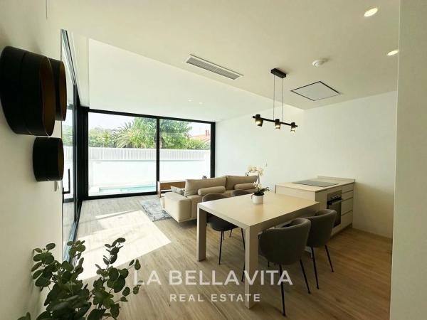 Casa independiente en avenida del Velero, 33