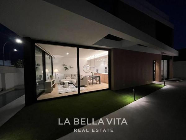 Casa independiente en avenida del Velero, 33