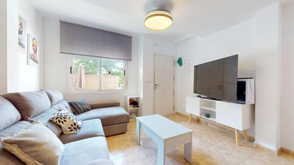 Casa independiente en calle la Paz