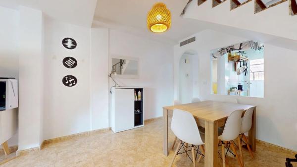 Casa independiente en calle la Paz