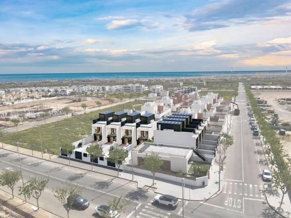 Casa independiente en avenida Monte de lo s/n