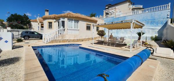 Casa independiente en calle Abedul