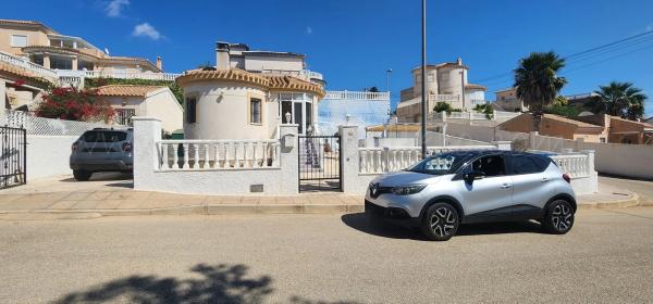 Casa independiente en calle Abedul