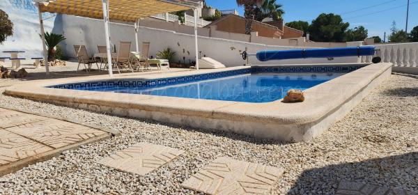 Casa independiente en calle Abedul