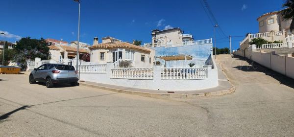 Casa independiente en calle Abedul