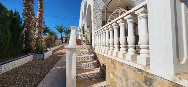 Casa independiente en calle Tilo