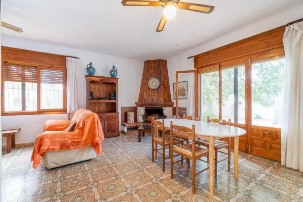 Casa independiente en avenida Pino del p C, 75