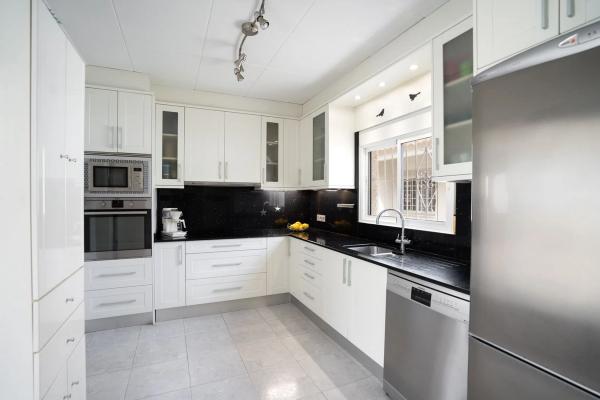 Casa independiente en calle Venecia