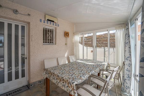 Casa independiente en calle Venecia