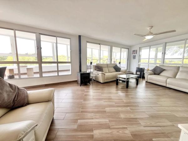 Casa independiente en calle Lirio