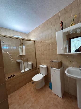 Casa independiente en calle Mimosa