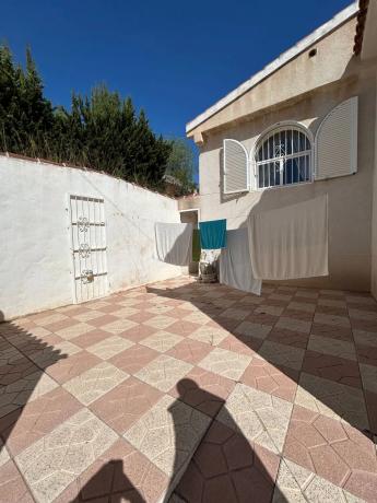 Casa independiente en calle Mimosa