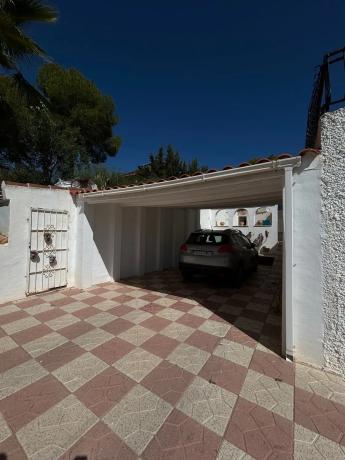 Casa independiente en calle Mimosa