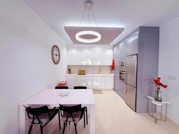 Casa independiente en calle Ausias March