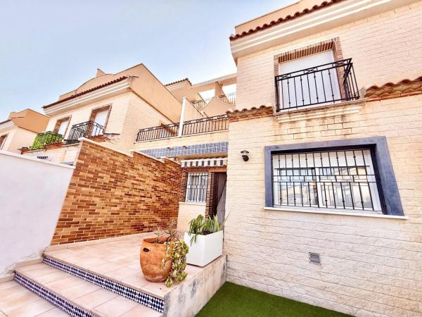 Casa independiente en avenida de Europa