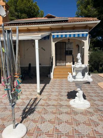 Casa independiente en calle Eucalipto, 11