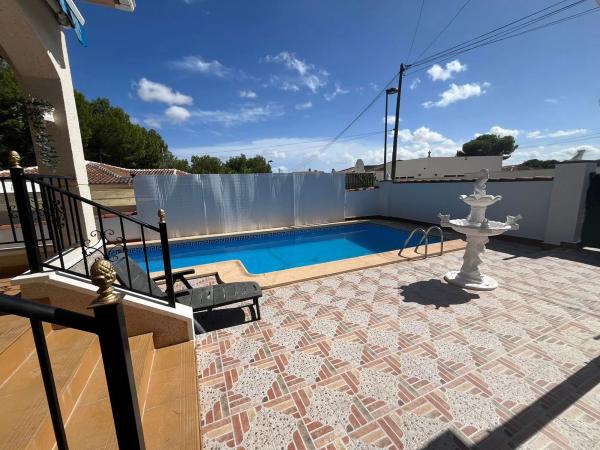 Casa independiente en calle Eucalipto, 11