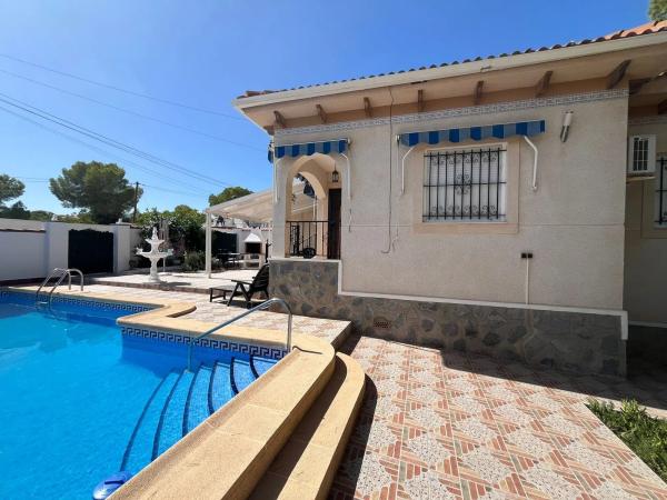 Casa independiente en calle Eucalipto, 11