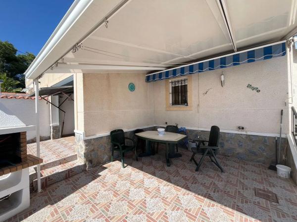 Casa independiente en calle Eucalipto, 11