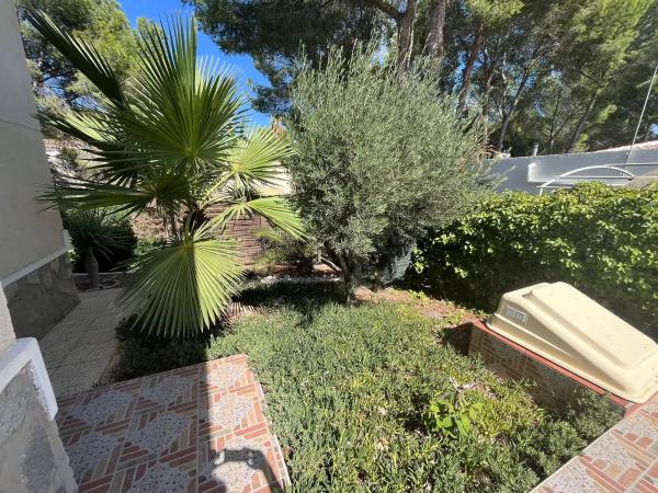 Casa independiente en calle Eucalipto, 11