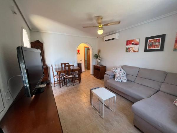 Casa independiente en calle Eucalipto, 11