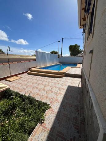 Casa independiente en calle Eucalipto, 11