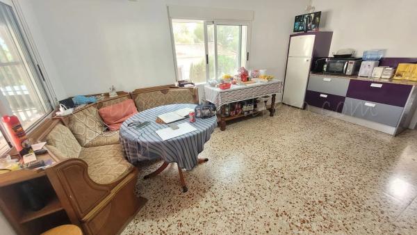 Casa independiente en CL Acacia p C