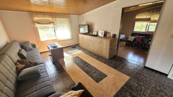 Casa independiente en CL Acacia p C