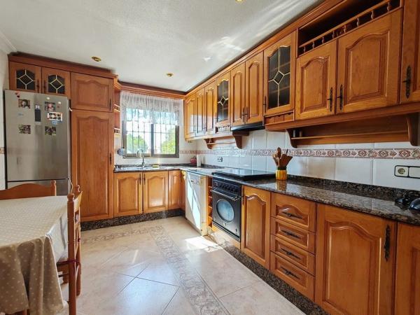 Casa independiente en calle Almendro