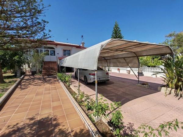 Casa independiente en calle Almendro