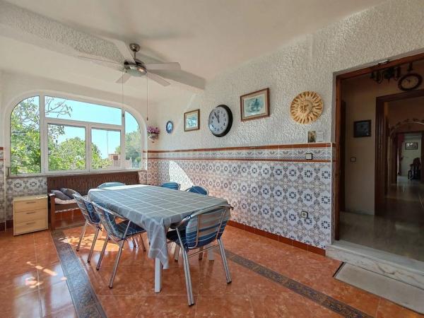 Casa independiente en calle Almendro