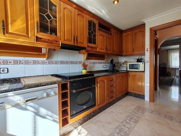 Casa independiente en calle Almendro