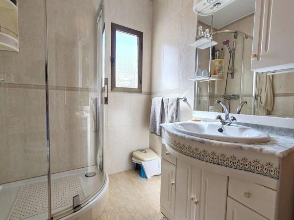 Casa independiente en calle Almendro