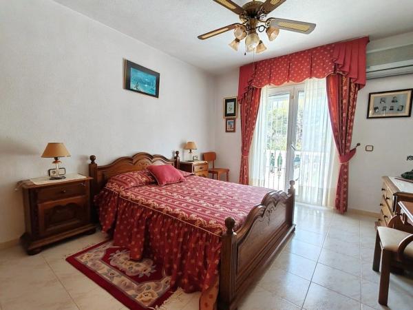 Casa independiente en calle Almendro