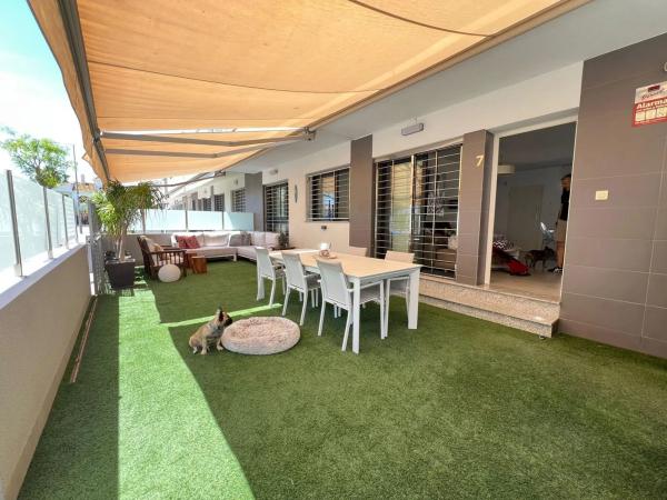 Casa independiente en calle Salónica