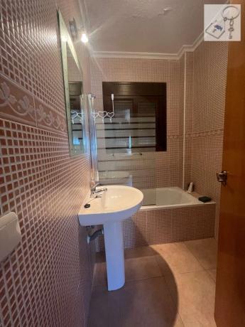 Casa independiente en calle Abeto p C