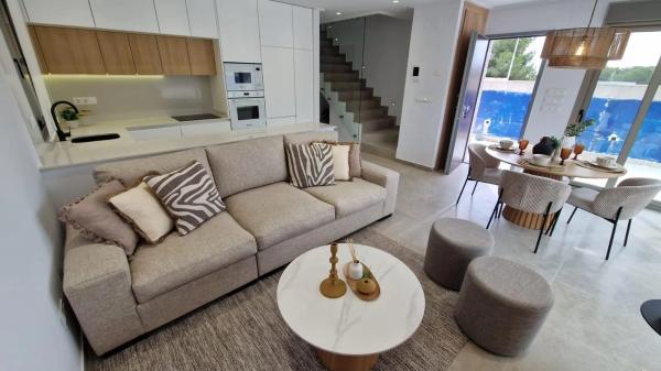 Casa independiente en calle Diego Borrego