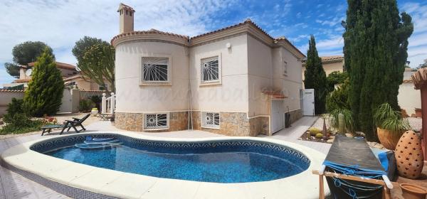 Casa independiente en calle Roble, 1