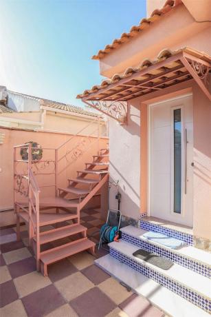 Casa independiente en calle Venecia