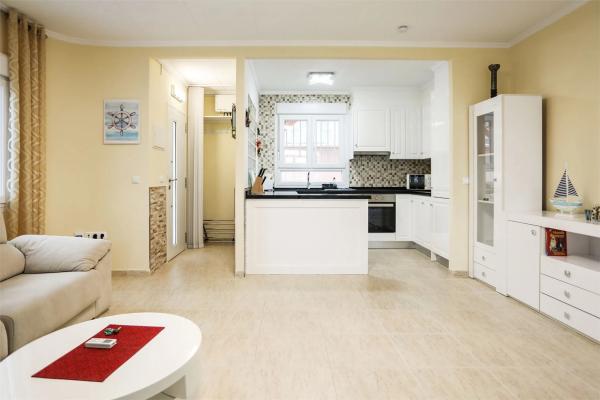 Casa independiente en calle Venecia