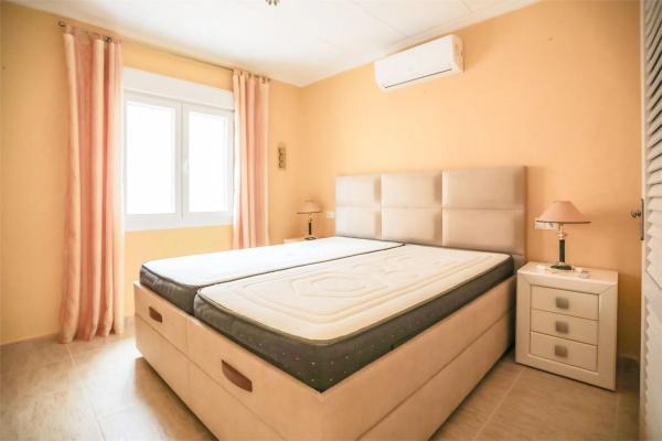 Casa independiente en calle Venecia