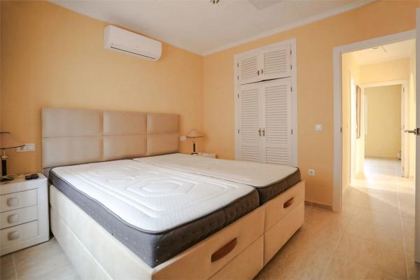 Casa independiente en calle Venecia