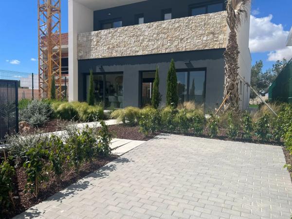 Casa independiente en avenida Severiano Ballesteros