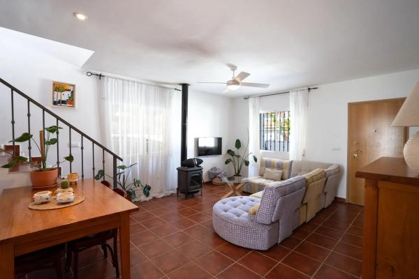 Casa independiente en calle Salar