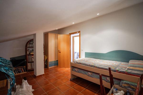 Casa independiente en calle Salar