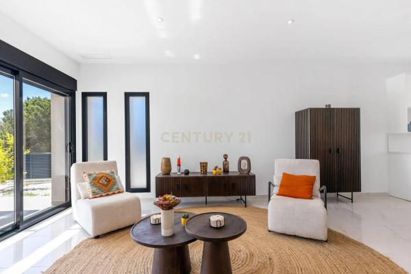 Casa independiente en calle Lentisco