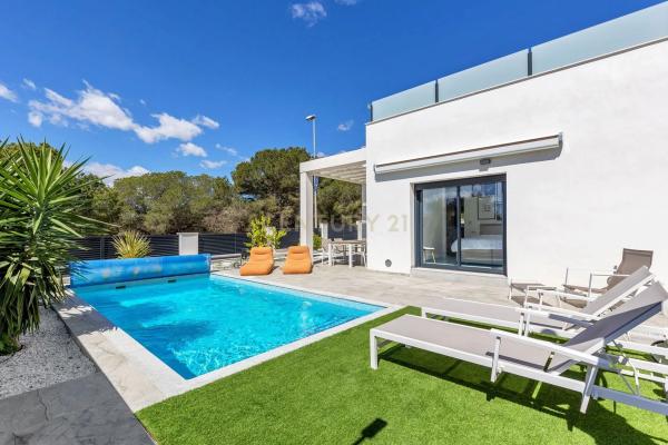 Casa independiente en calle Lentisco