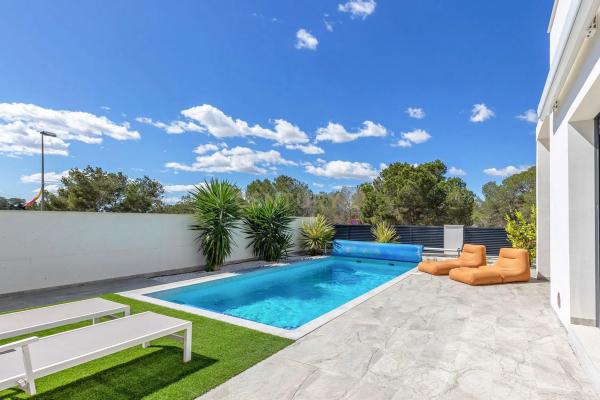 Casa independiente en calle Lentisco