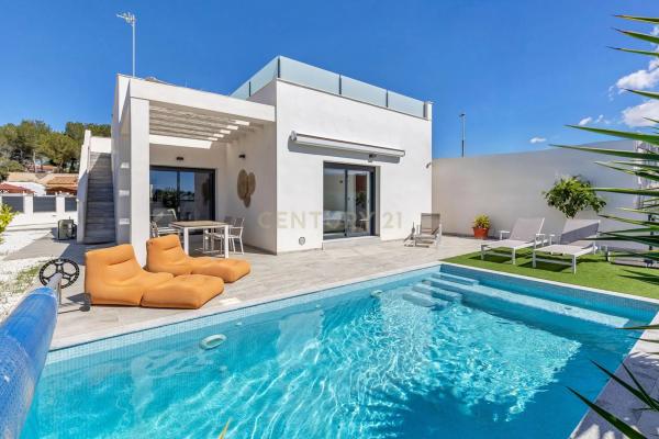 Casa independiente en calle Lentisco