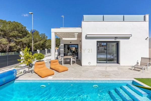 Casa independiente en calle Lentisco